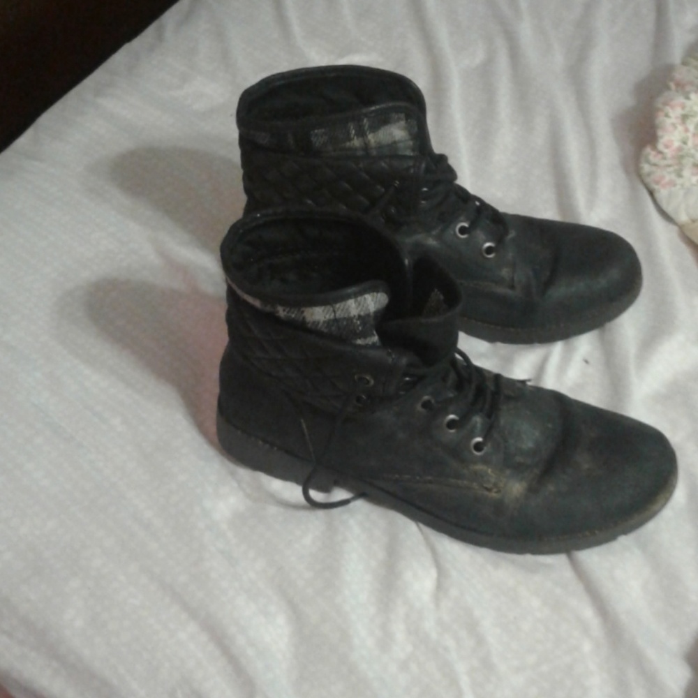 Boots - Picture 2 of 2